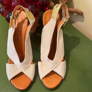 Latitude Femme gray suede heels with wood heels Made in Italy